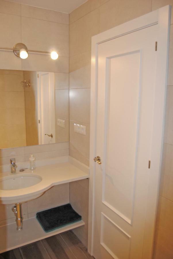 Recently Refurbished Apartment With Sea Views. Фуeнхирола Екстериор снимка