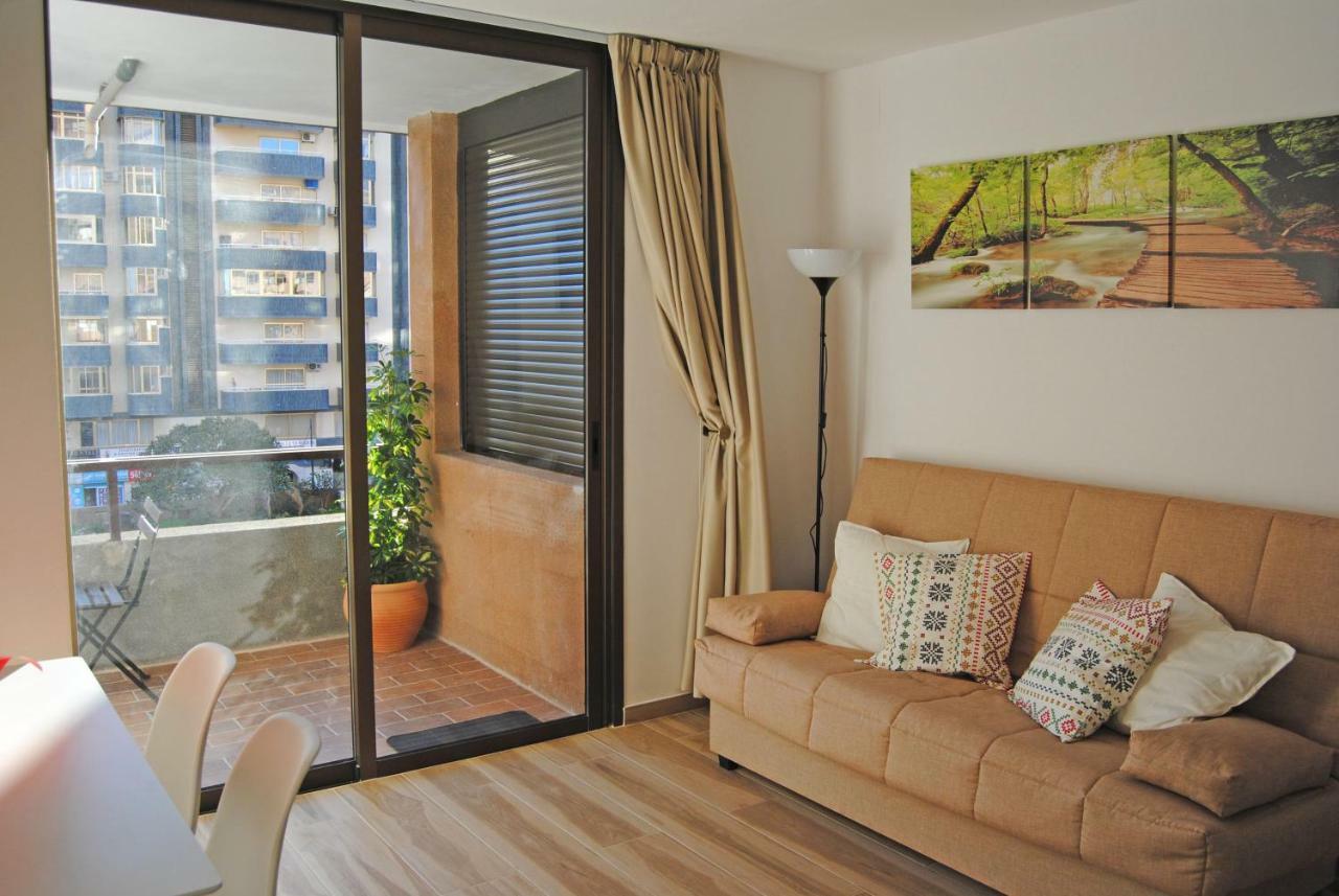 Recently Refurbished Apartment With Sea Views. Фуeнхирола Екстериор снимка
